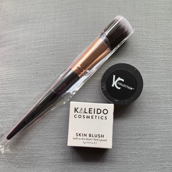 Kaleido Skin Blush / blush brush / setting powder - Picture 2 of 6